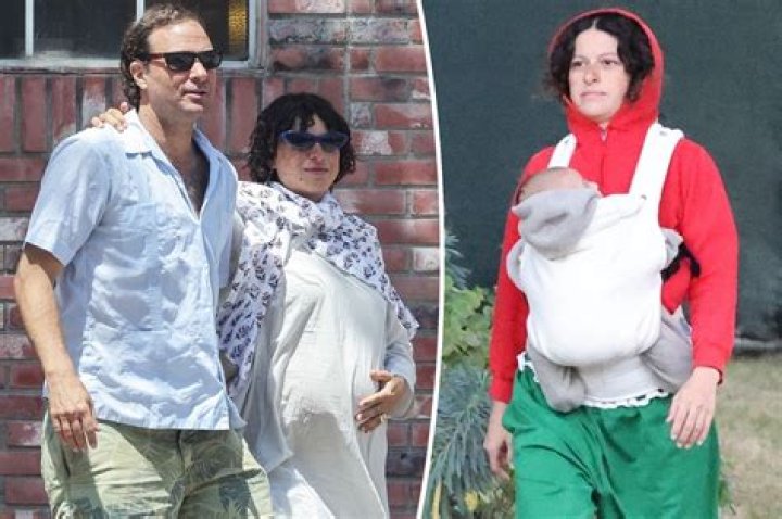 Arrested Development star Alia Shawkat is pregnant with her first baby