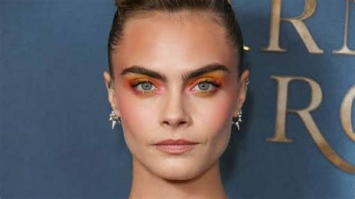 Cara Delevingne Net Worth | SnogBlogy